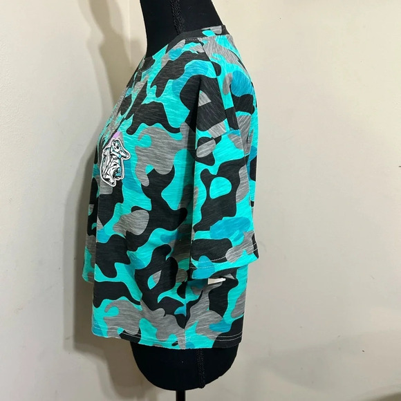 Disney Grogu Mandalorian Star Wars Crop Top NWT - Picture 5 of 7